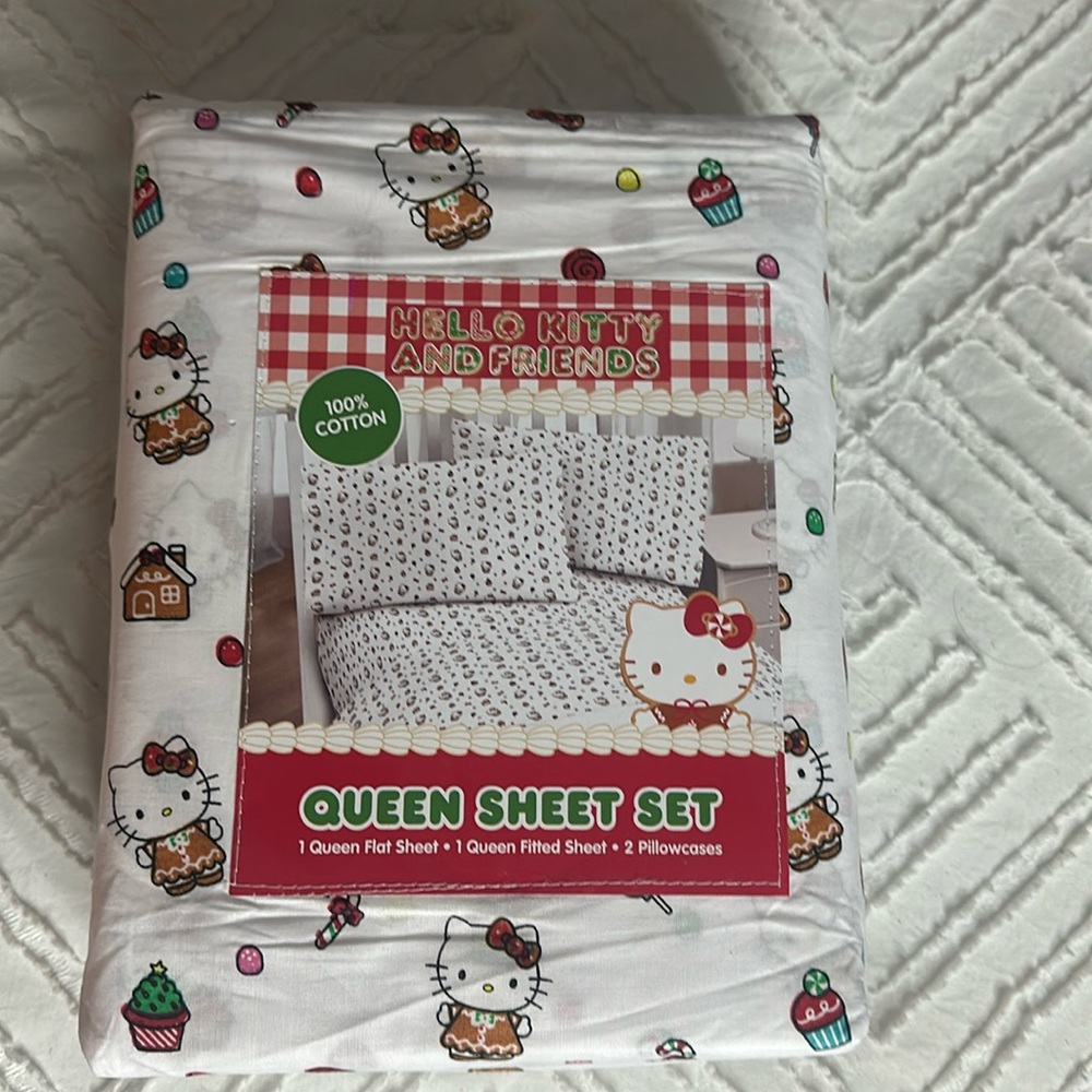 Hello Kitty Queen size gingerbread sheets NEW